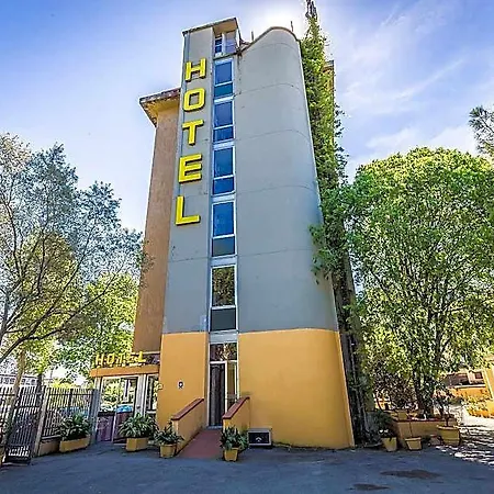 Real Hotel 3*