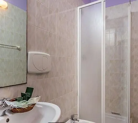 Real Hotell 3*